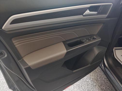 2022 Volkswagen Atlas 3.6L SE w/Technology