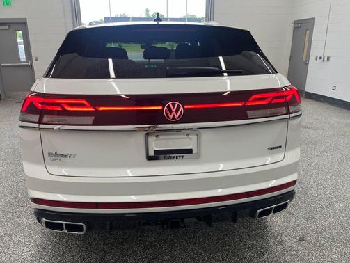 opal white pearl 2026 Volkswagen Atlas Cross Sport 2.0T SEL Premium