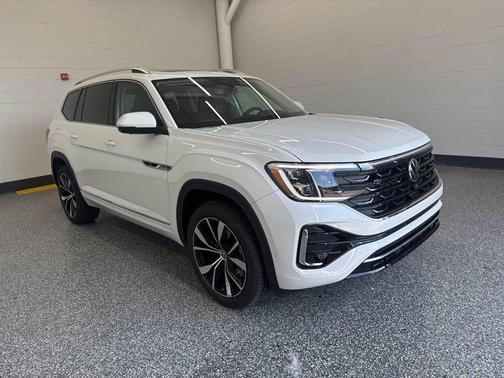 Opal White Pearl 2026 Volkswagen Atlas 2.0T SEL Premium R-Line 4MOTION