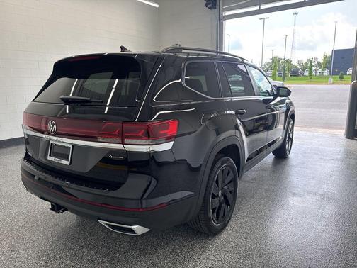 2026 Volkswagen Atlas 2.0T SE w/Technology 4MOTION