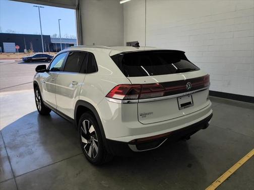 2025 Volkswagen Atlas Cross Sport 2.0T SE w/Technology 4MOTION