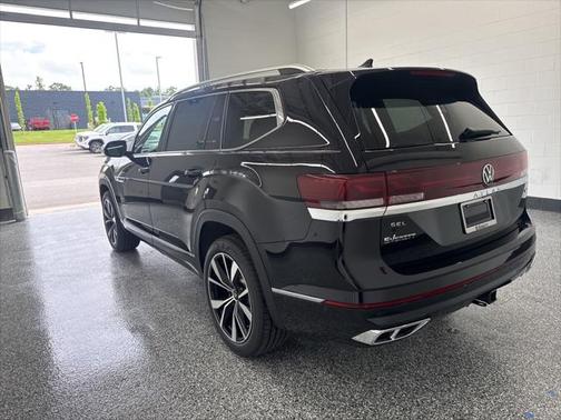 2025 Volkswagen Atlas 2.0T SEL Premium R-Line 4MOTION