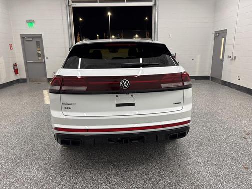 2026 Volkswagen Atlas Cross Sport 2.0T SEL