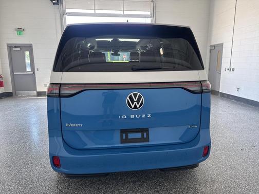 2025 Volkswagen ID. Buzz 1st Edition with 4MOTION