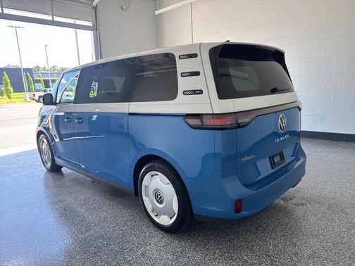 2025 Volkswagen ID. Buzz 1st Edition with 4MOTION
