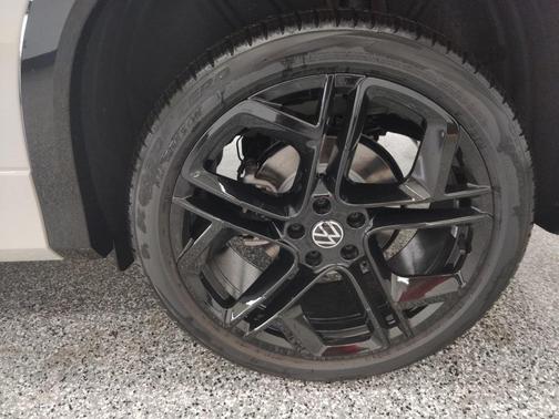 2026 Volkswagen Tiguan 2.0T SE R-Line Black 4MOTION