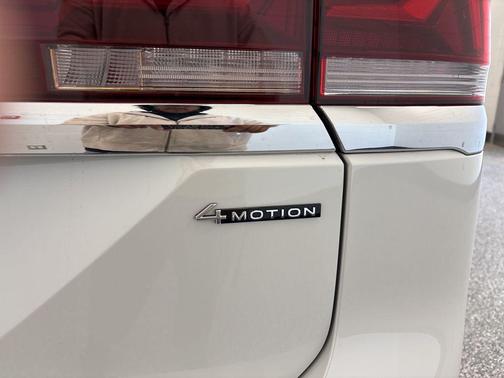 2024 Volkswagen Atlas 2.0T SEL Premium R-Line 4MOTION