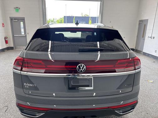pure gray 2026 Volkswagen Atlas Cross Sport 2.0T SE w/Technology 4MOTION