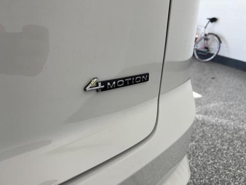 2024 Volkswagen Atlas Cross Sport 2.0T SE w/Technology 4MOTION