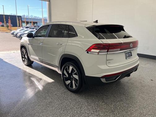 2024 Volkswagen Atlas Cross Sport 2.0T SE w/Technology 4MOTION