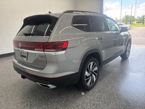 2026 Volkswagen Atlas 2.0T SE w/Technology 4MOTION