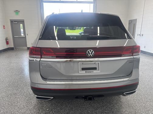 2026 Volkswagen Atlas 2.0T SE w/Technology 4MOTION