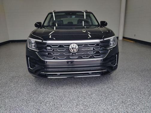 Deep Black Pearl 2026 Volkswagen Atlas 2.0T SEL Premium R-Line 4MOTION
