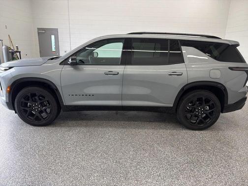 Sterling Gray Metallic 2026 Chevrolet Traverse RS