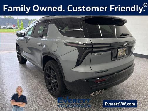 Sterling Gray Metallic 2026 Chevrolet Traverse RS