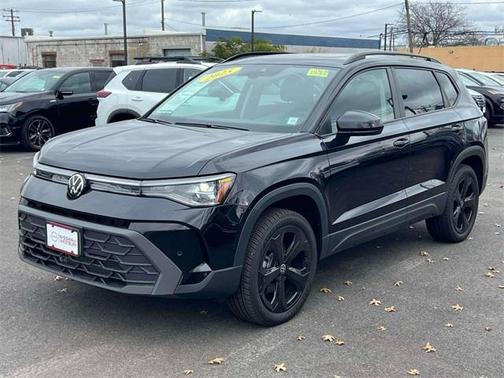 2025 Volkswagen Taos 1.5T SE Black