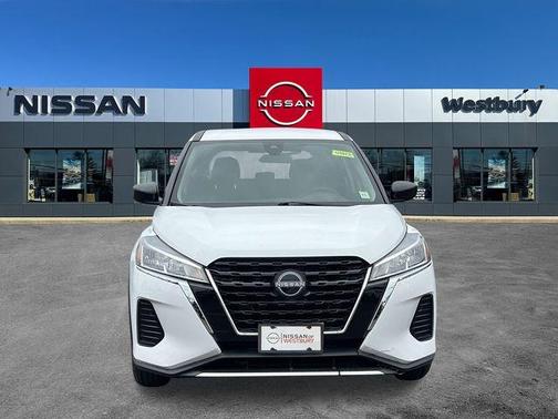 2022 Nissan Kicks S