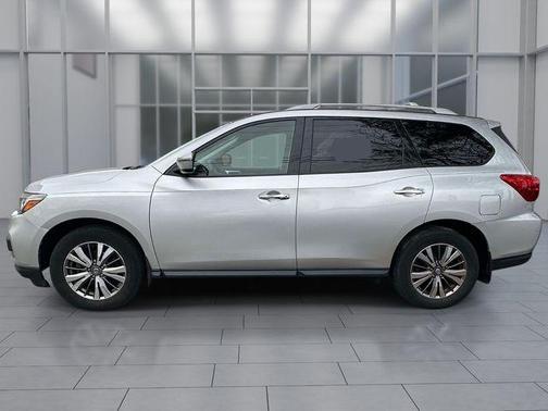 2019 Nissan Pathfinder S