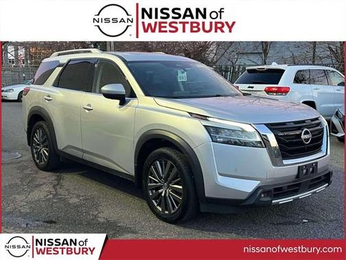 2023 Nissan Pathfinder SL