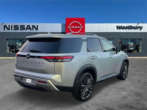 2023 Nissan Pathfinder SL