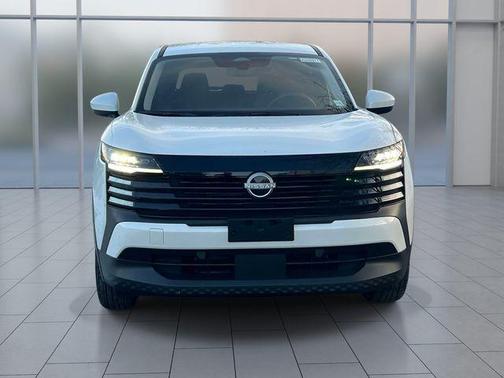 Aspen White Tri 2025 Nissan Kicks SV