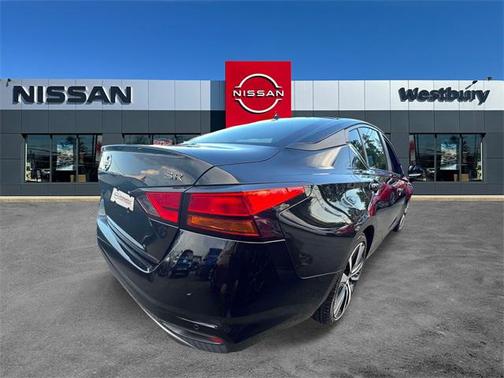 2022 Nissan Altima SR FWD