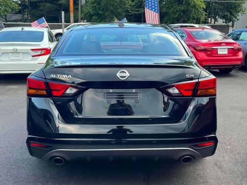 2022 Nissan Altima SR FWD