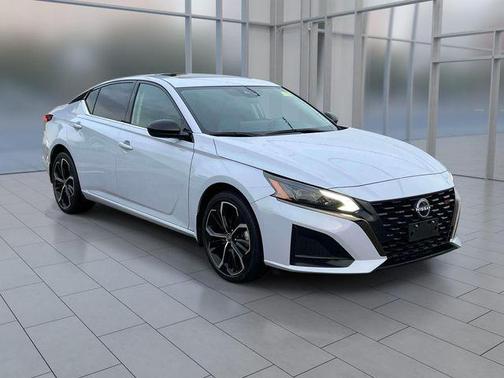 2023 Nissan Altima 2.5 SR