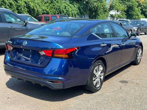 2022 Nissan Altima S FWD