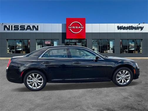 2018 Chrysler 300 Touring