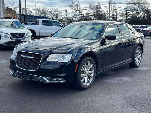 2018 Chrysler 300 Touring
