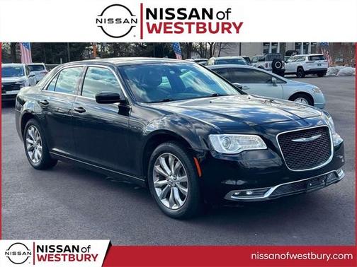 2018 Chrysler 300 Touring