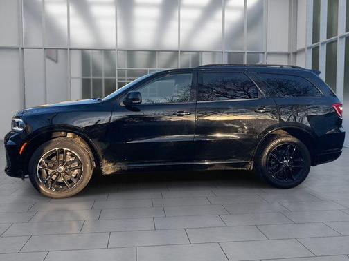 DB Black Crystal Clearcoat 2023 Dodge Durango GT