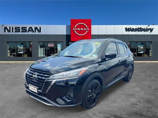 2022 Nissan Kicks SR