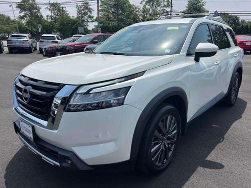 2022 Nissan Pathfinder SL 4WD