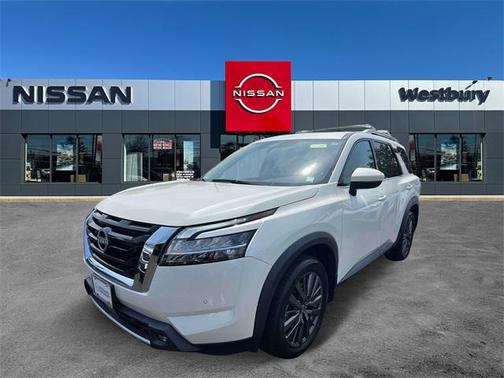 2022 Nissan Pathfinder SL 4WD