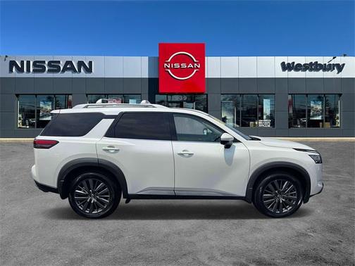 2022 Nissan Pathfinder SL 4WD