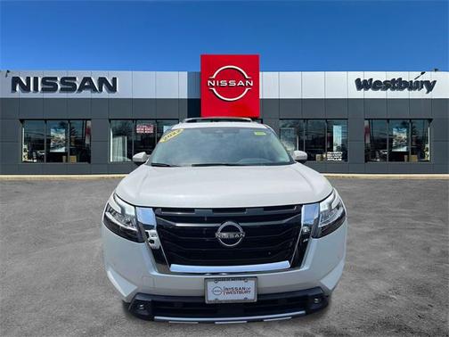 2022 Nissan Pathfinder SL 4WD