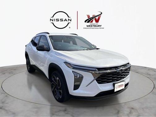 Summit White 2025 Chevrolet Trax 2RS