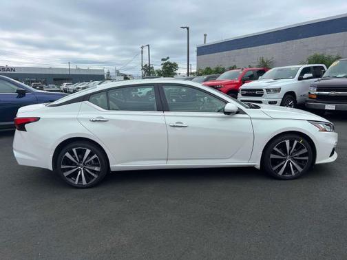 2021 Nissan Altima Platinum Intelligent AWD