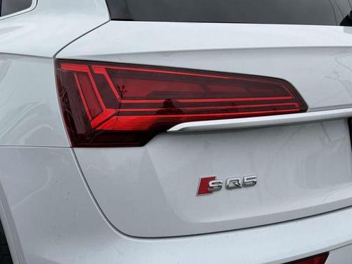 Glacier White Metallic 2023 Audi SQ5 3.0T Premium Plus