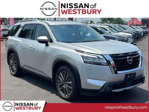 2022 Nissan Pathfinder SL 4WD