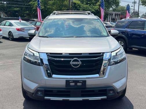 2022 Nissan Pathfinder SL 4WD