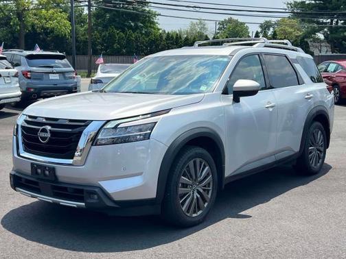 2022 Nissan Pathfinder SL 4WD