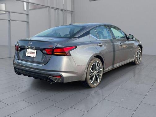 Gun Metallic 2023 Nissan Altima 2.5 SR