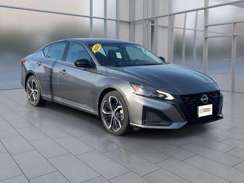 Gun Metallic 2023 Nissan Altima 2.5 SR
