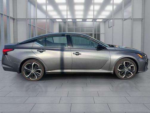 Gun Metallic 2023 Nissan Altima 2.5 SR