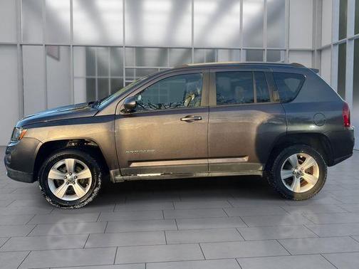 Granite Crystal Clearcoat Metallic 2017 Jeep Compass Latitude