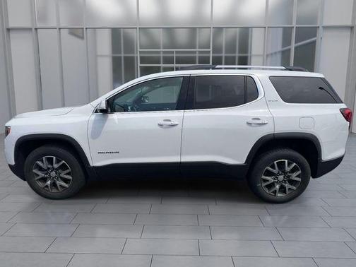 Summit White 2023 GMC Acadia SLE