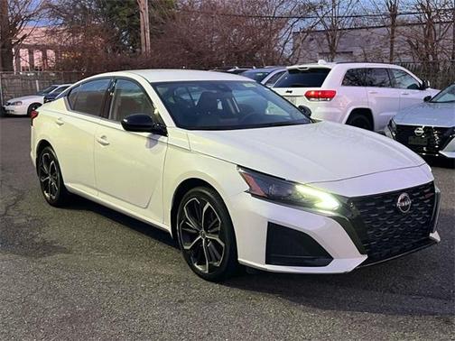 2023 Nissan Altima 2.5 SR